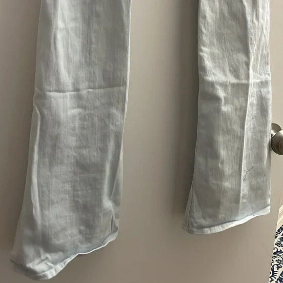 Rebecca Minkoff sunset flare midrise Jean in baby blue with distressed knee - Picture 10 of 11